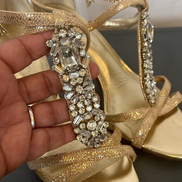 Antonio Melani crystal-embellished shoes Elegant Gold Strappy Women's Heels 8.5 - Picture 14 of 15
